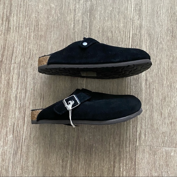 White Mountain Shoes - White Mountain Black Suede Bari Clogs